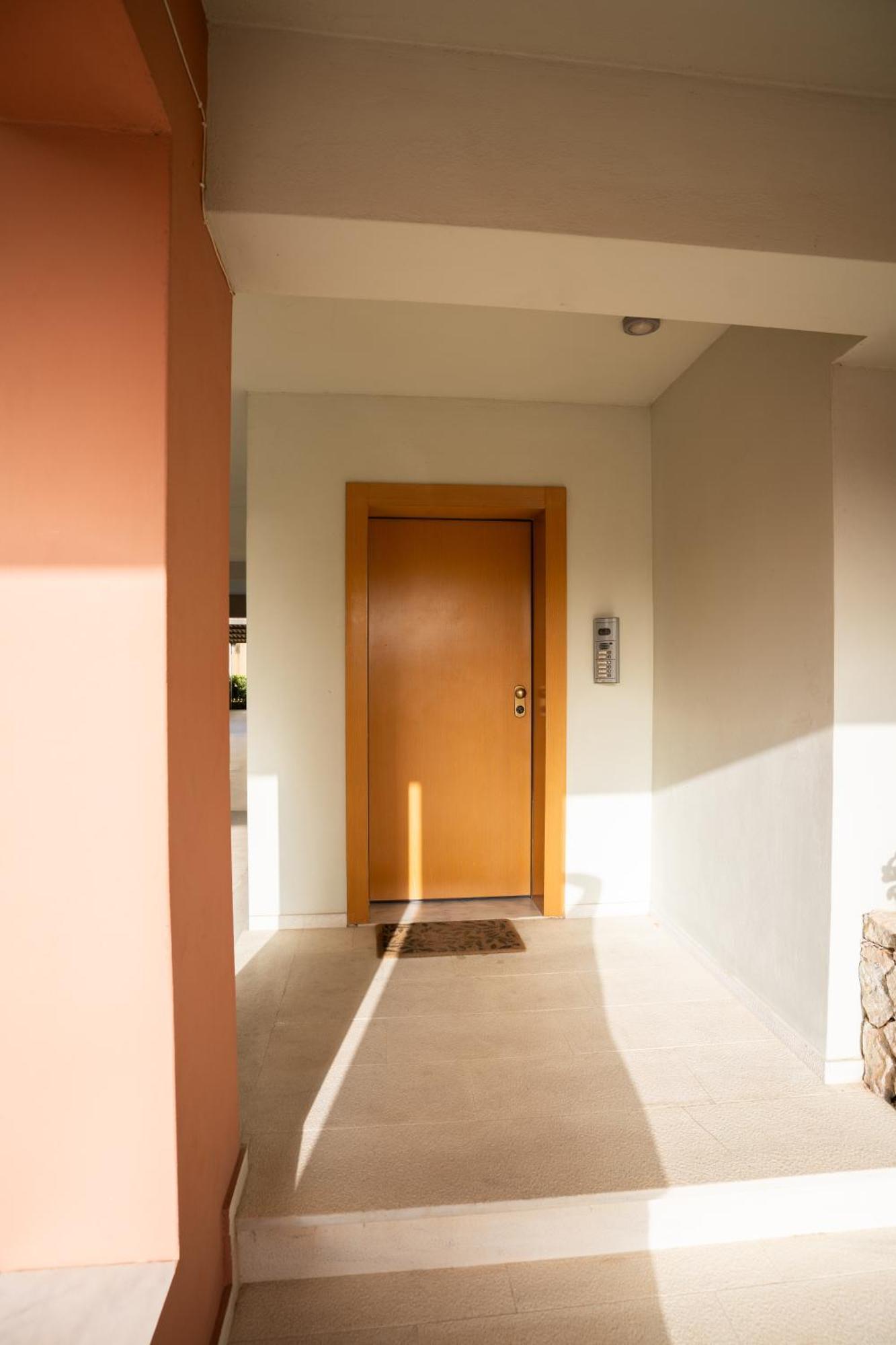 Maria'S Airport Apartment Koropíon Dış mekan fotoğraf